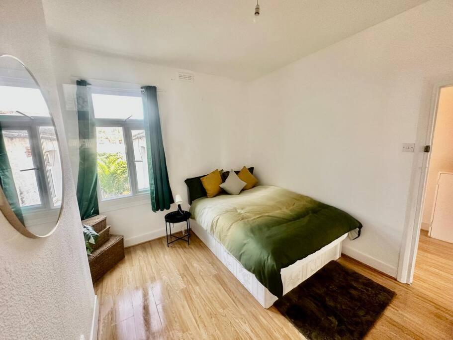 Cosy Two Bedroom Apartment,Se13 ロンドン エクステリア 写真